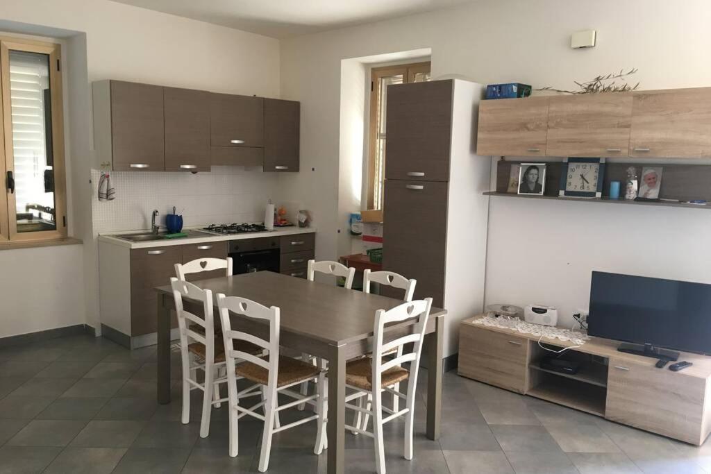 Casa A Montebello Di Bertona Con Vista Gran Sasso Βίλα Εξωτερικό φωτογραφία